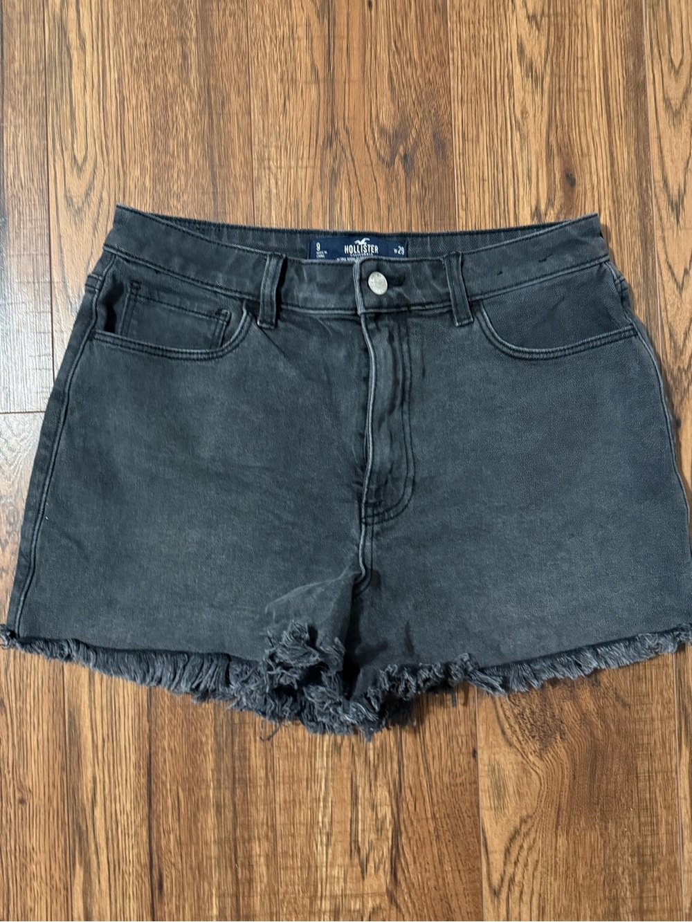 HOLLISTER Vintage Stretch, Ultra High Rise Mom 3" Jean Short: Black Sz. 9/29